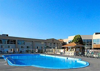 クオリティ イン & カンファレンス センター 写真