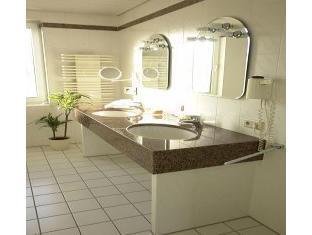 ホエル ツァ クローネ 写真