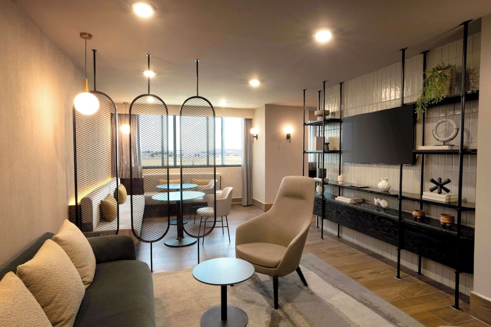 ヒルトン メヒコ シウダー アエロプエルト 写真