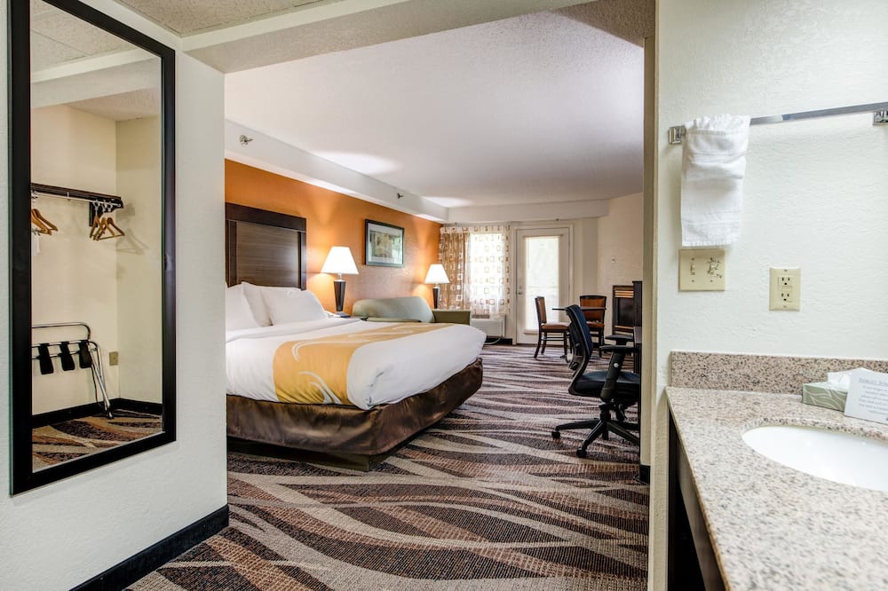 クオリティ イン クリークサイド - ダウンタウン ガットリンバーグ 写真