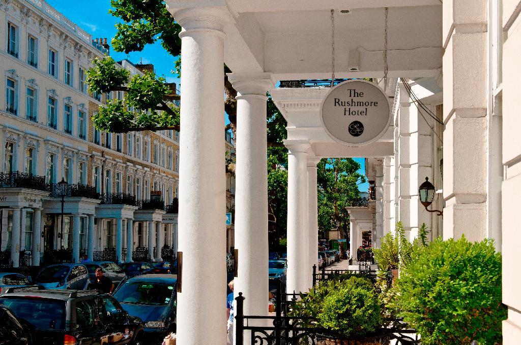 ラッシュモア ホテル 写真