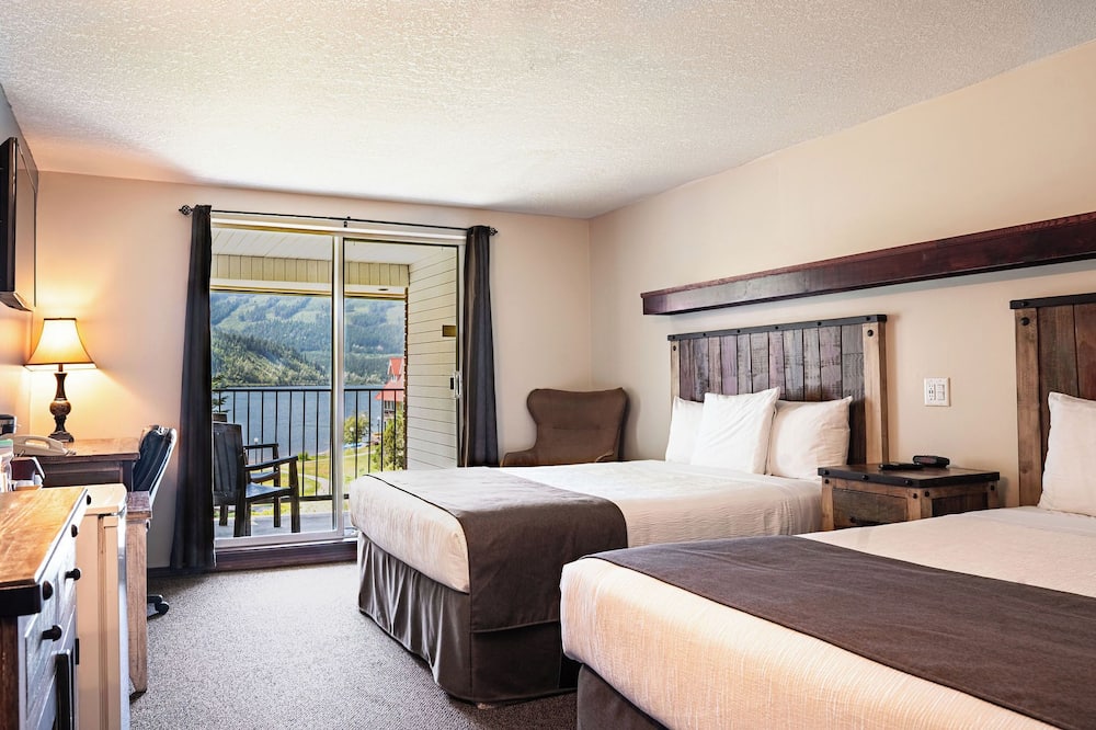 Three Valley Lake Chateau Ltd. 写真