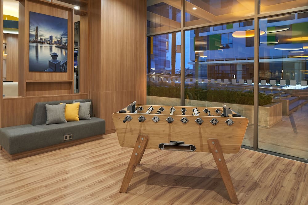 ホリデイ イン ＆ スイーツ サイゴン エアポート バイ IHG 写真