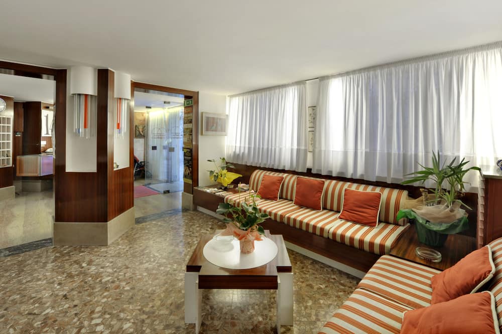 ホテル カプレーラ 写真