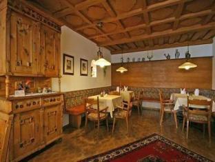 ホテル ノイヴィルト 写真