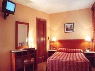 オスタル コルテス 写真