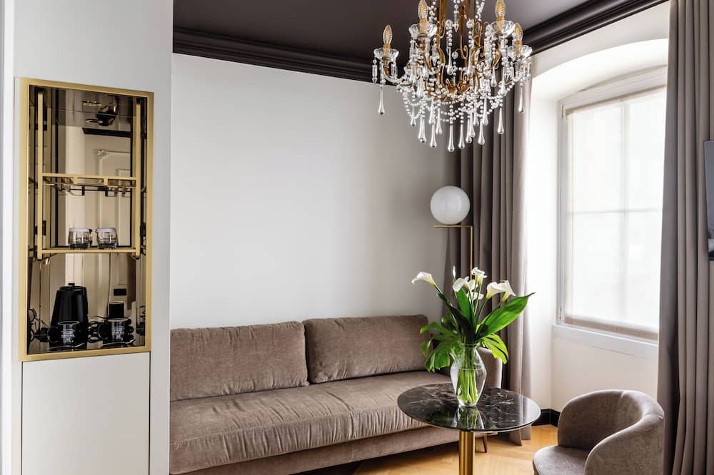 ホテル コンチネンタレ 写真