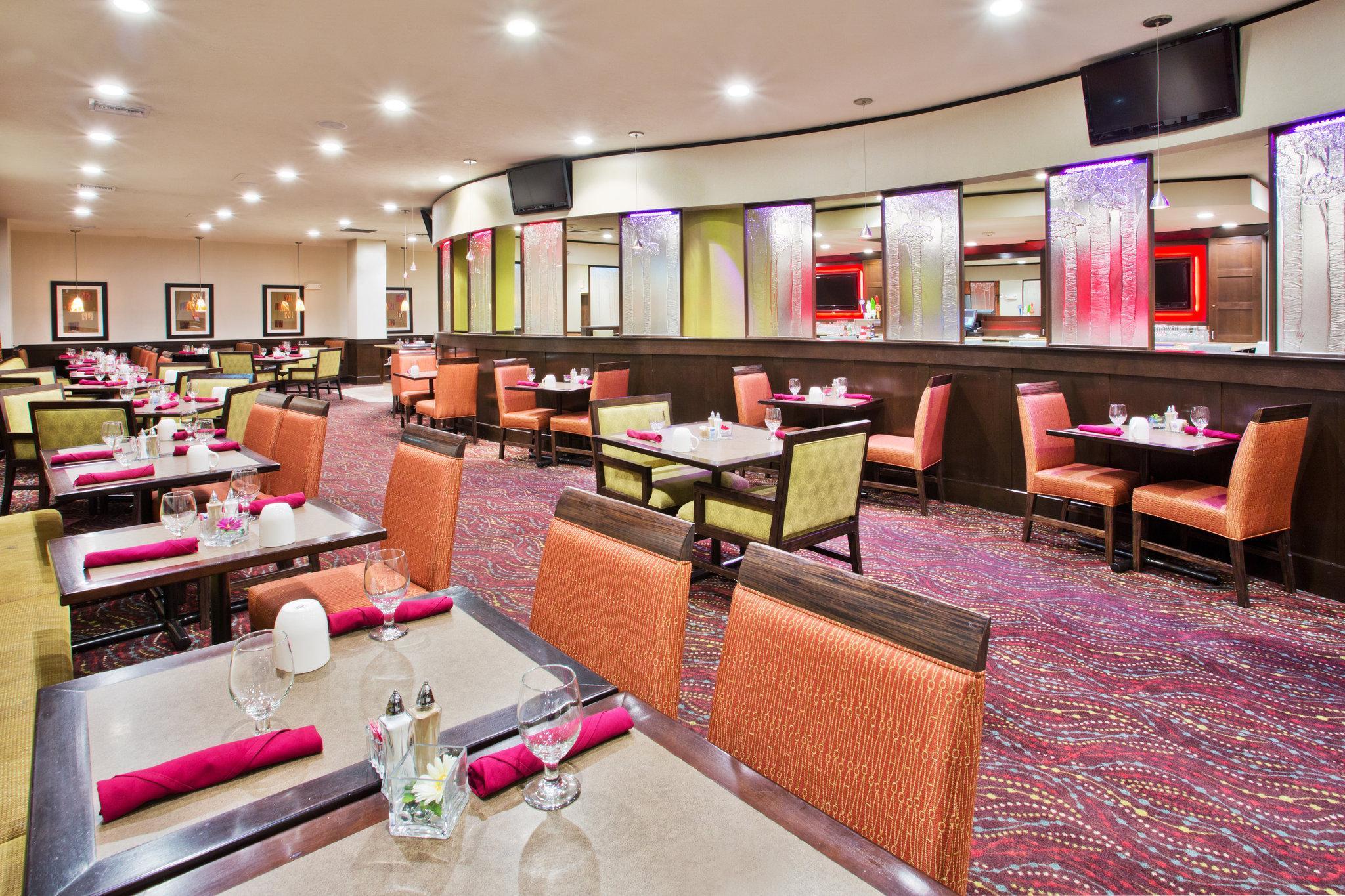 クラウンプラザ アンカレッジ ミッドタウン バイ IHG 写真