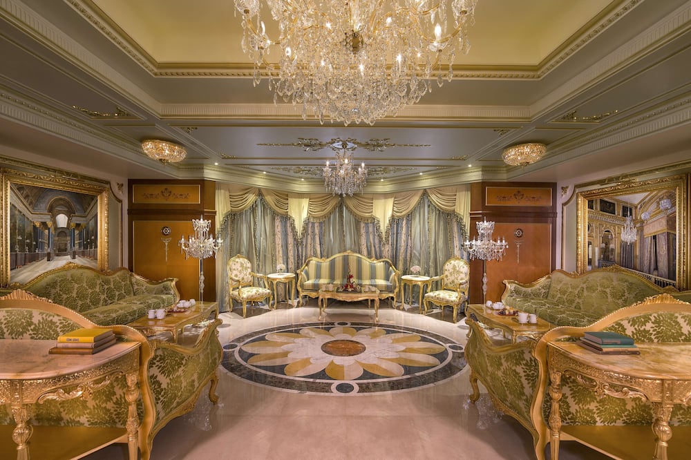 ロイヤル ローズ アブダビ キュリオ コレクション バイ ヒルトン アフィリエイテッド ホテル 写真