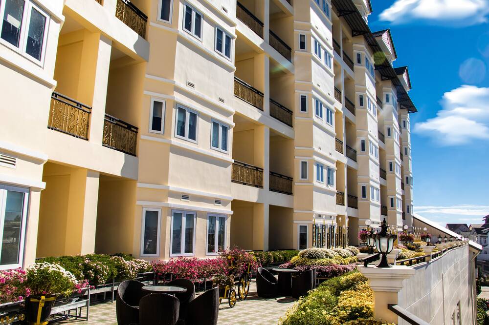 ラダラット ホテル 写真