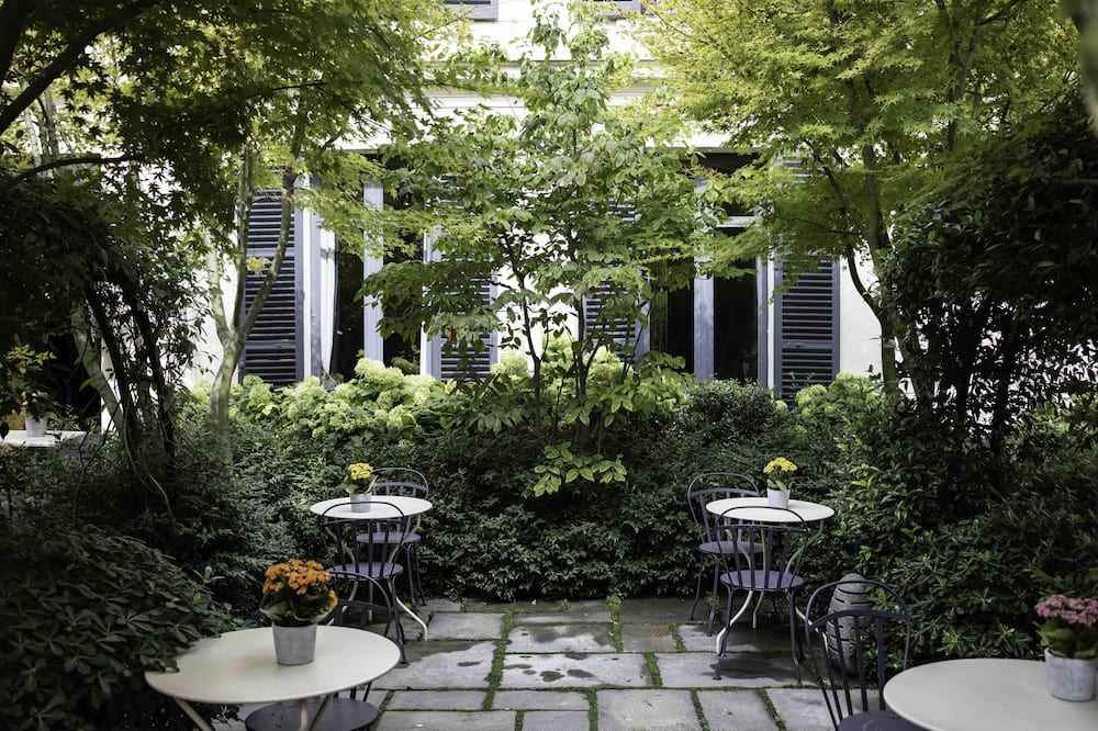 リージェンツ ガーデン アストテル 写真