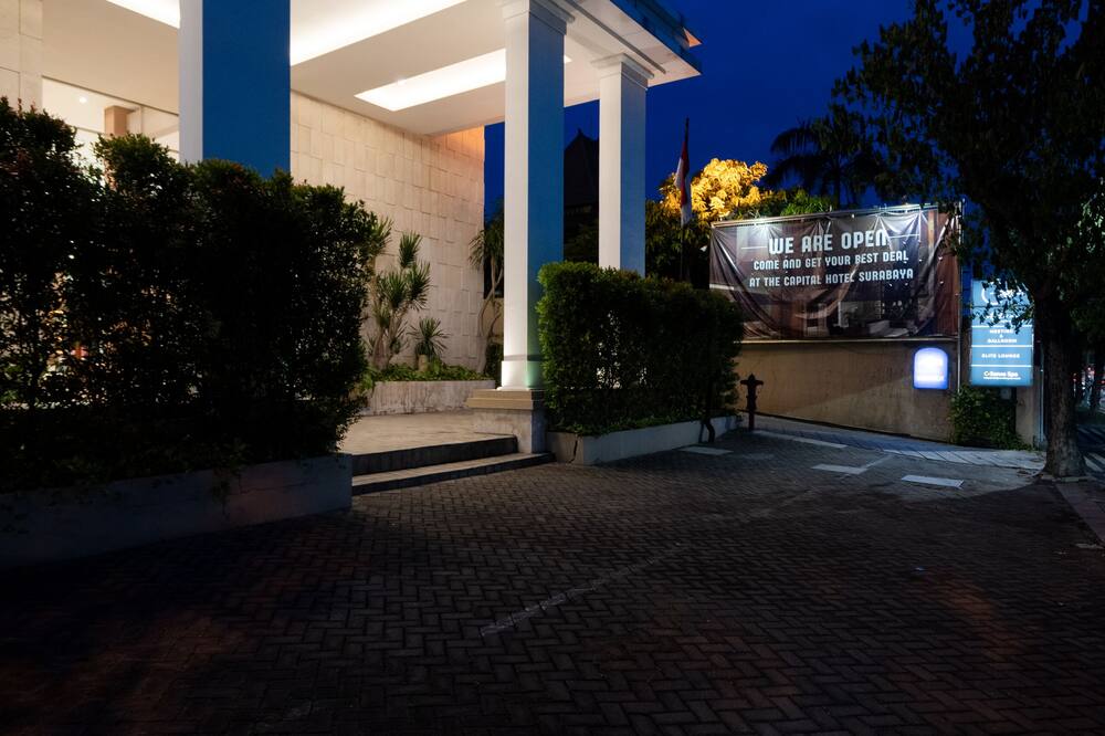 ザ キャピタル ホテル スラバヤ 写真