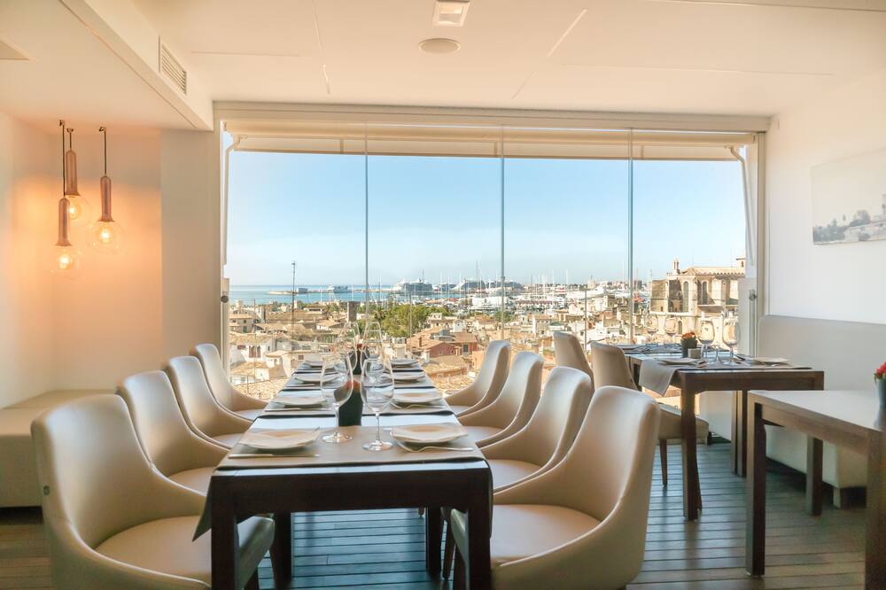 ホテル アルムダイナ 写真