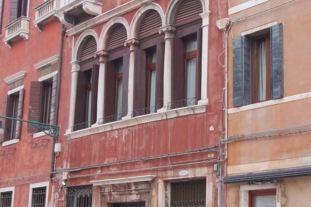 カ デイ ポロ 写真