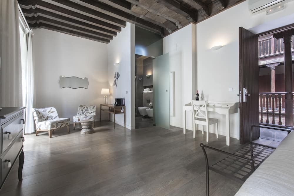 ホテル シャイン アルバイジン 写真