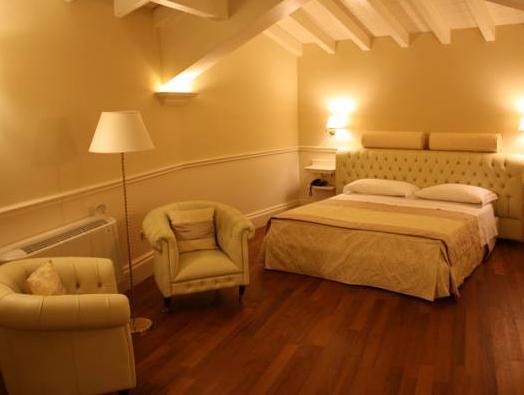 スイート ホテル サンタ キアーラ 写真