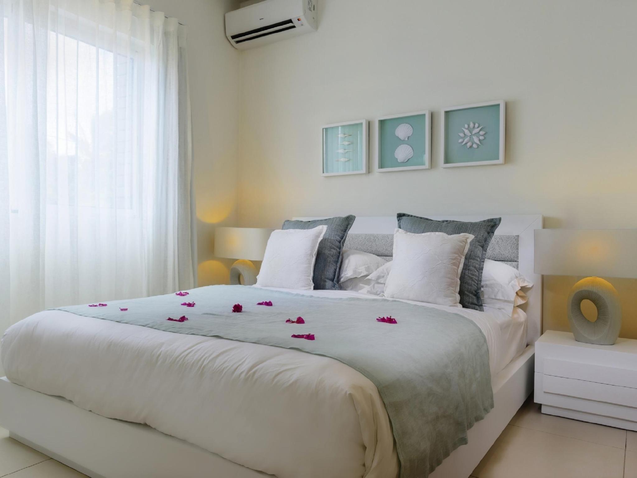 Myra Seafront 写真