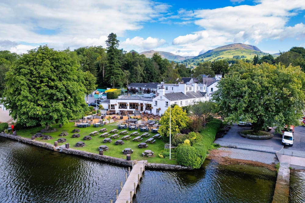 ウォーターエッジイン - インコレクショングループ 写真