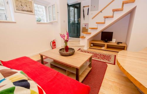 Apartment Sorta 写真