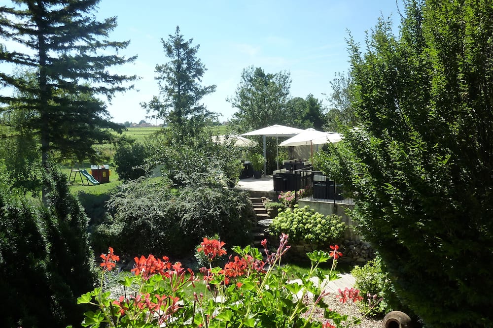 Ermitage De Corton - Teritoria 写真