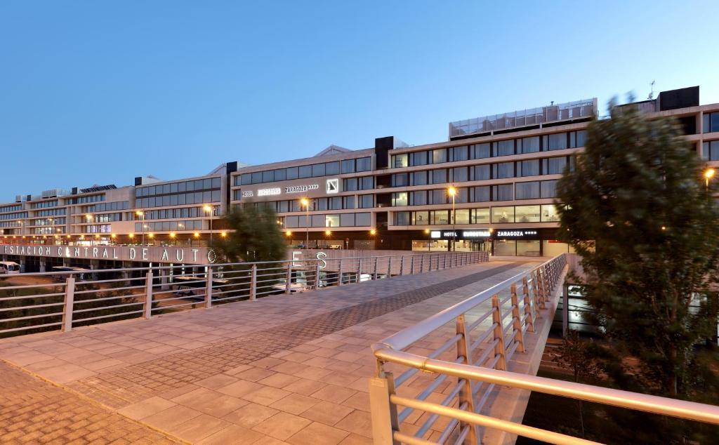 ホテル ユーロスターズ ザラゴーサ 写真