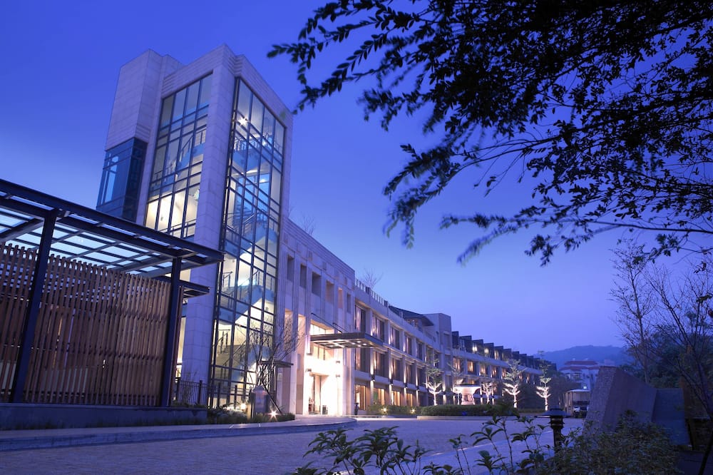 レイクショア ホテル シンチュー 写真