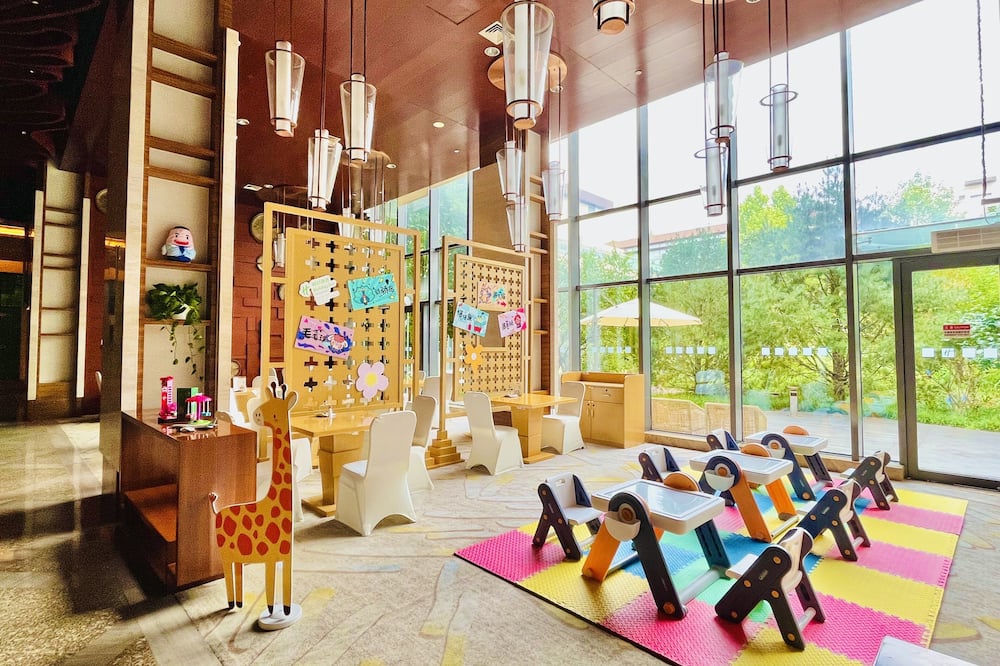 ホリデイ イン北京シージンシャン パークビュー by IHG (北京石景山景园假日酒店) 写真