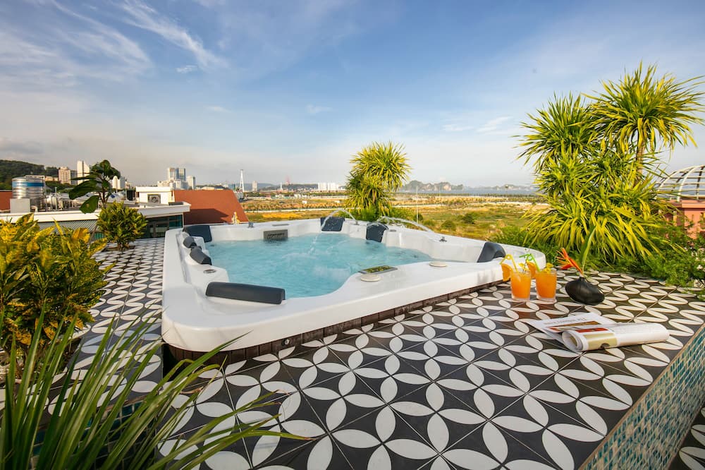 ザ シークレット ハロング ホテル 写真