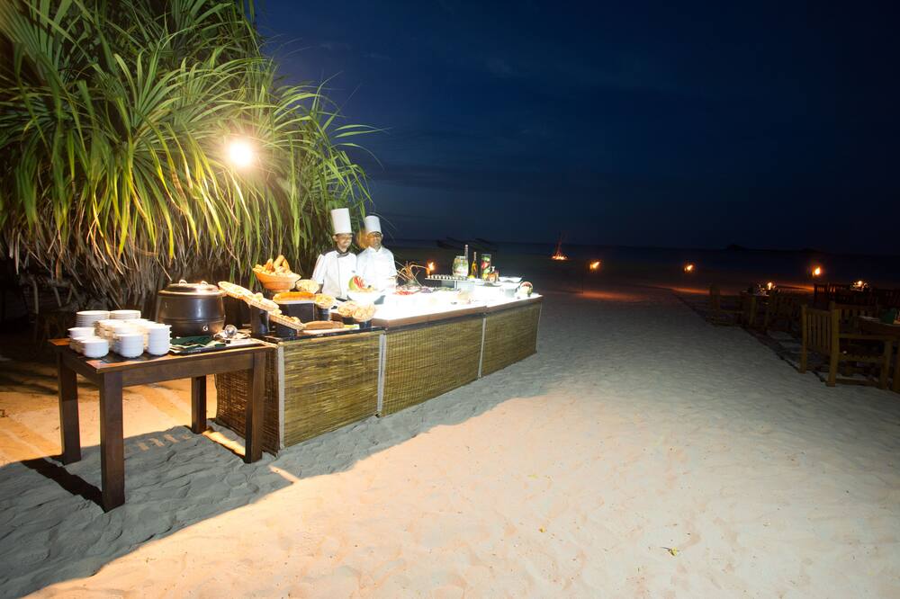 ニラヴェリ ビーチ ホテル 写真