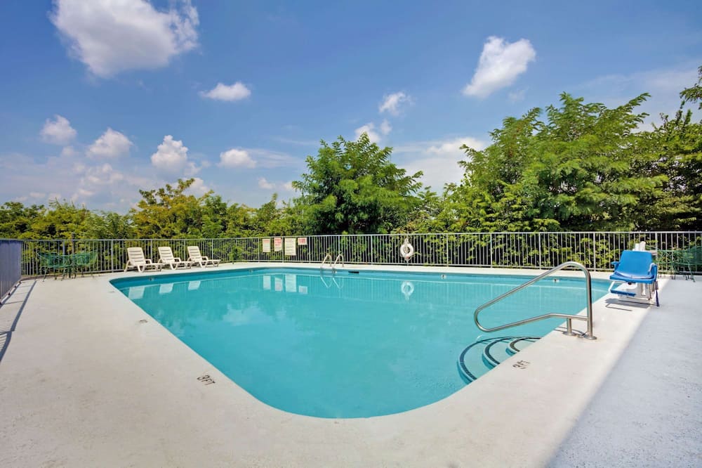 スーパー 8 バイ ウィンダム ナッシュビル / ダウンタウン / オプリーランド エリア 写真