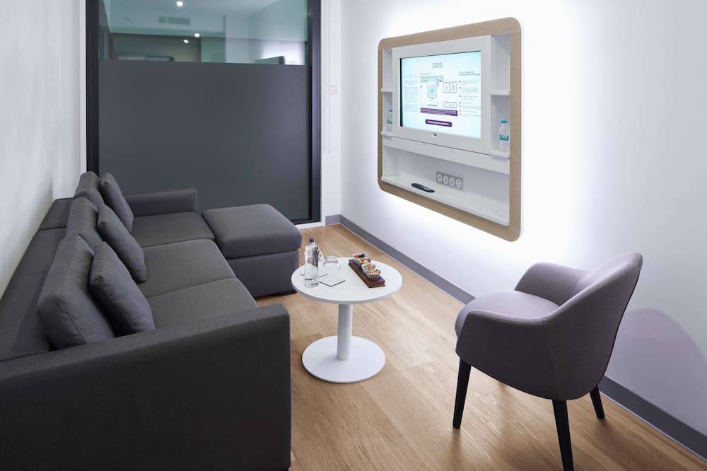 ヨーテル イスタンブール エアポート ランドサイド シティ エントランス 写真