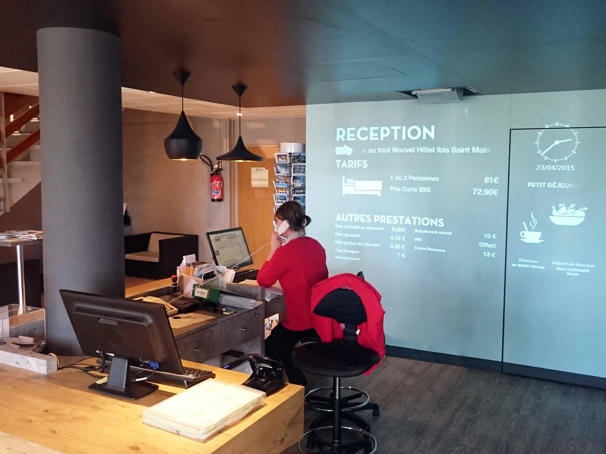 イビス サン マロ ラ マドレーヌ 写真