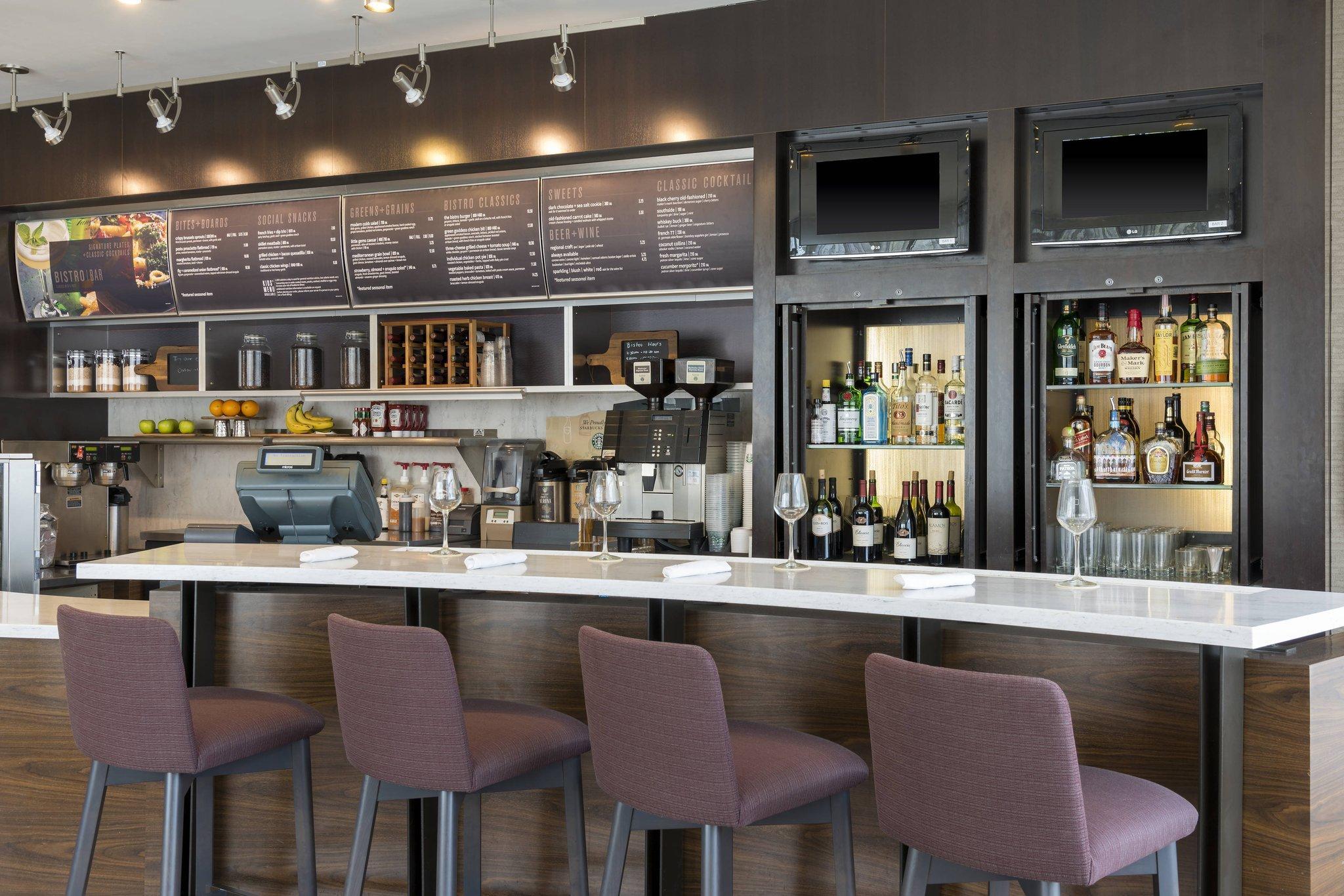 Courtyard by Marriott Louisville Downtown 写真