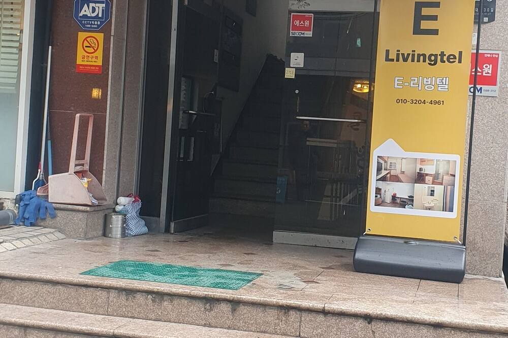 イー - リビングテル - ホステル 写真