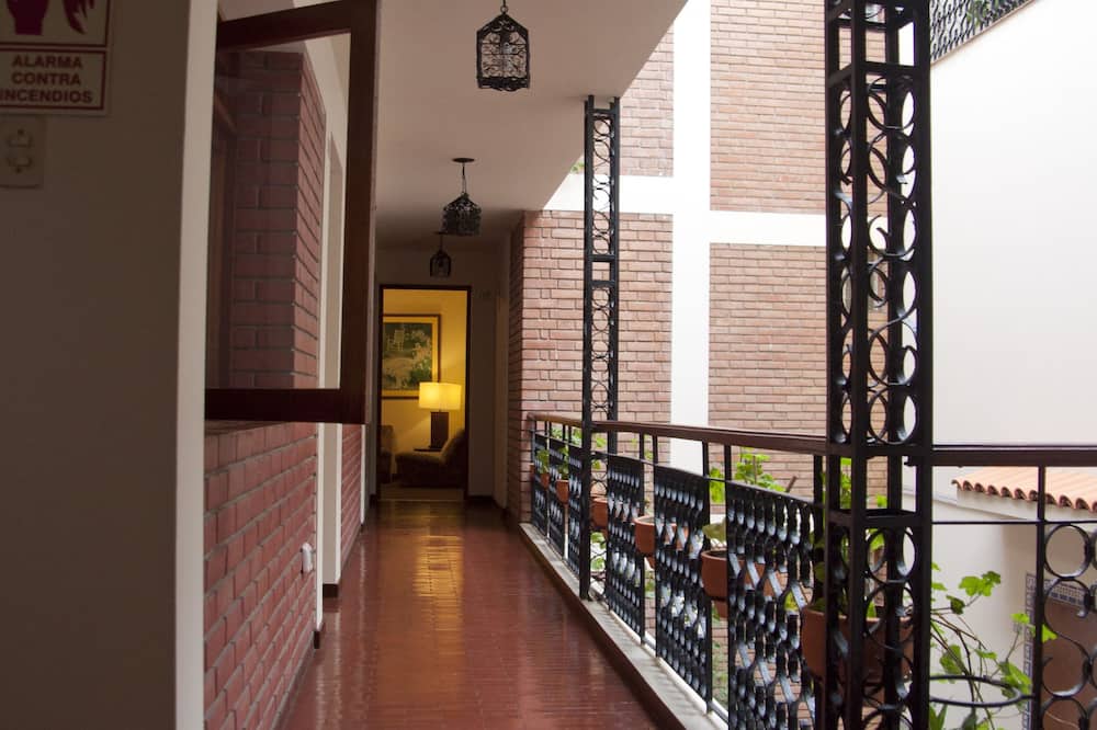 サン イシドロ  イン 写真