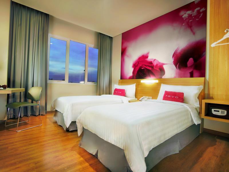 ファブホテル パサール バル 写真