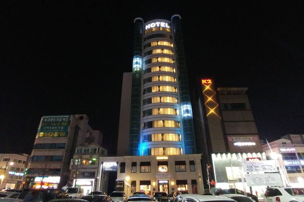 カンヌン ツーリスト ホテル 写真