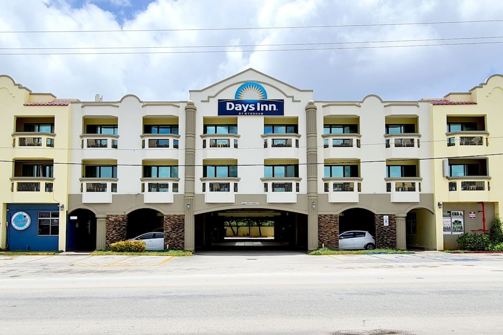 デイズ イン バイ ウィンダム グアム タムニン 写真