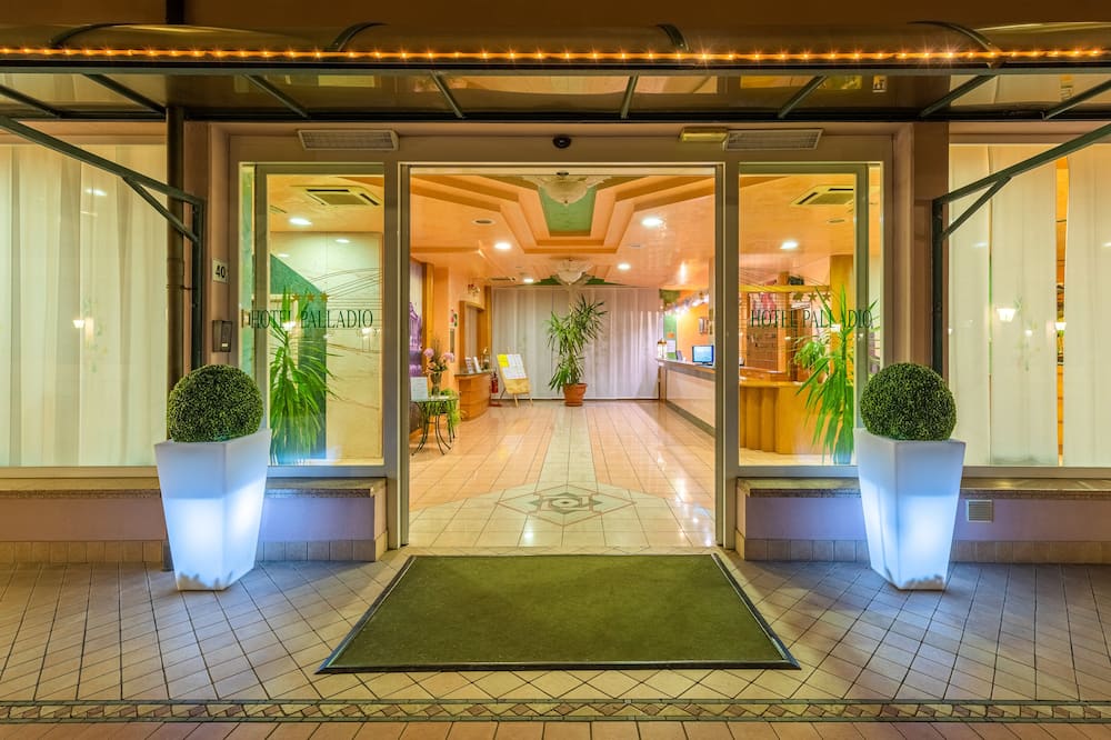 ホテル パラディオ 写真