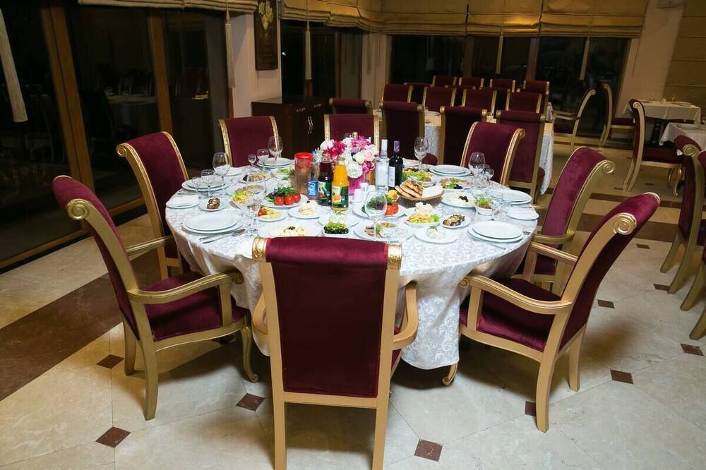 レイク パレス ホテル & レストラン 写真