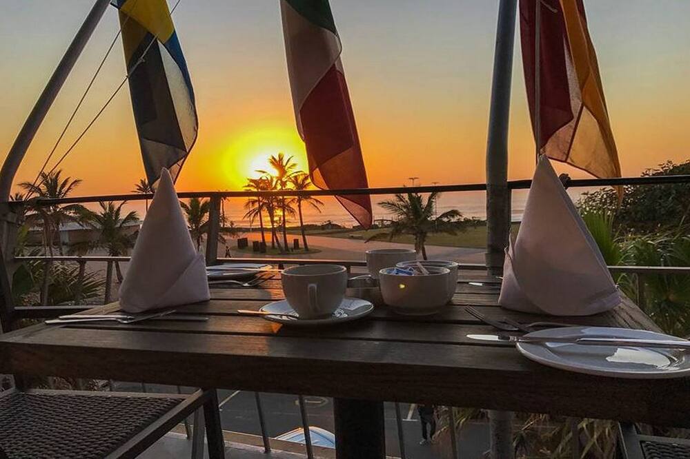 ブルー ウォーターズ ホテル 写真