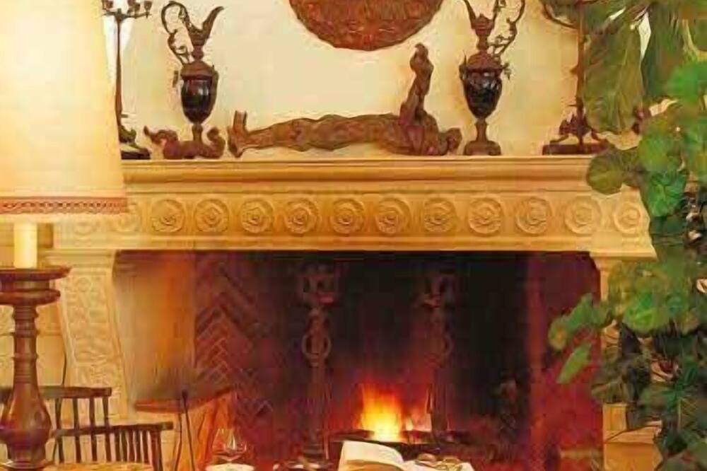 オーベルジュ ドゥ ラ マドンヌ 写真