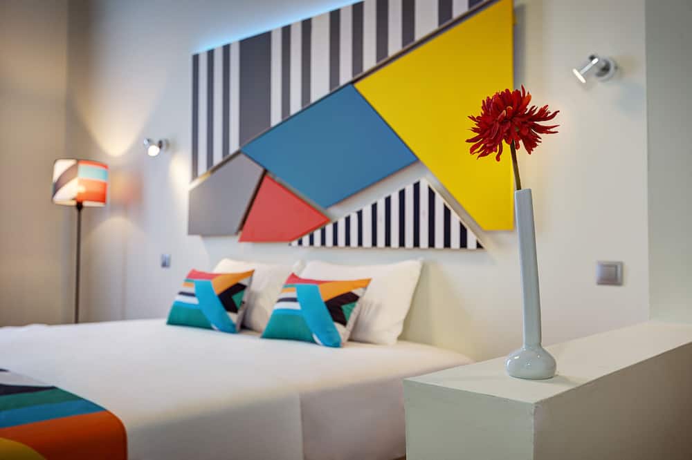 Colors Ladadika Central 写真