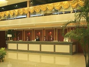 ゴールデン パレス ホテル 写真