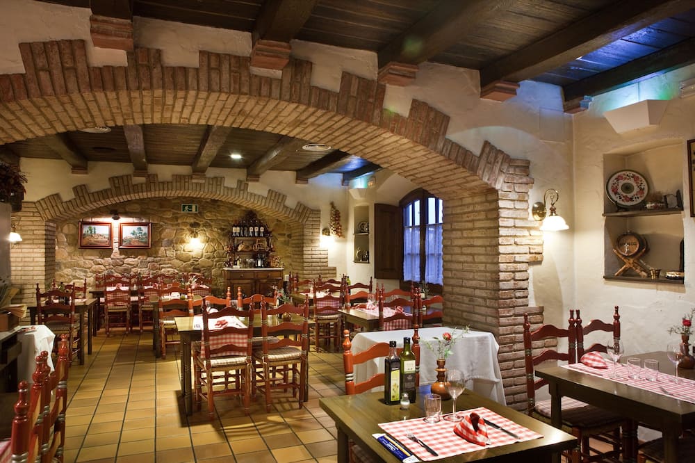 イビス スタイルズ フィゲレス ロンダ 写真