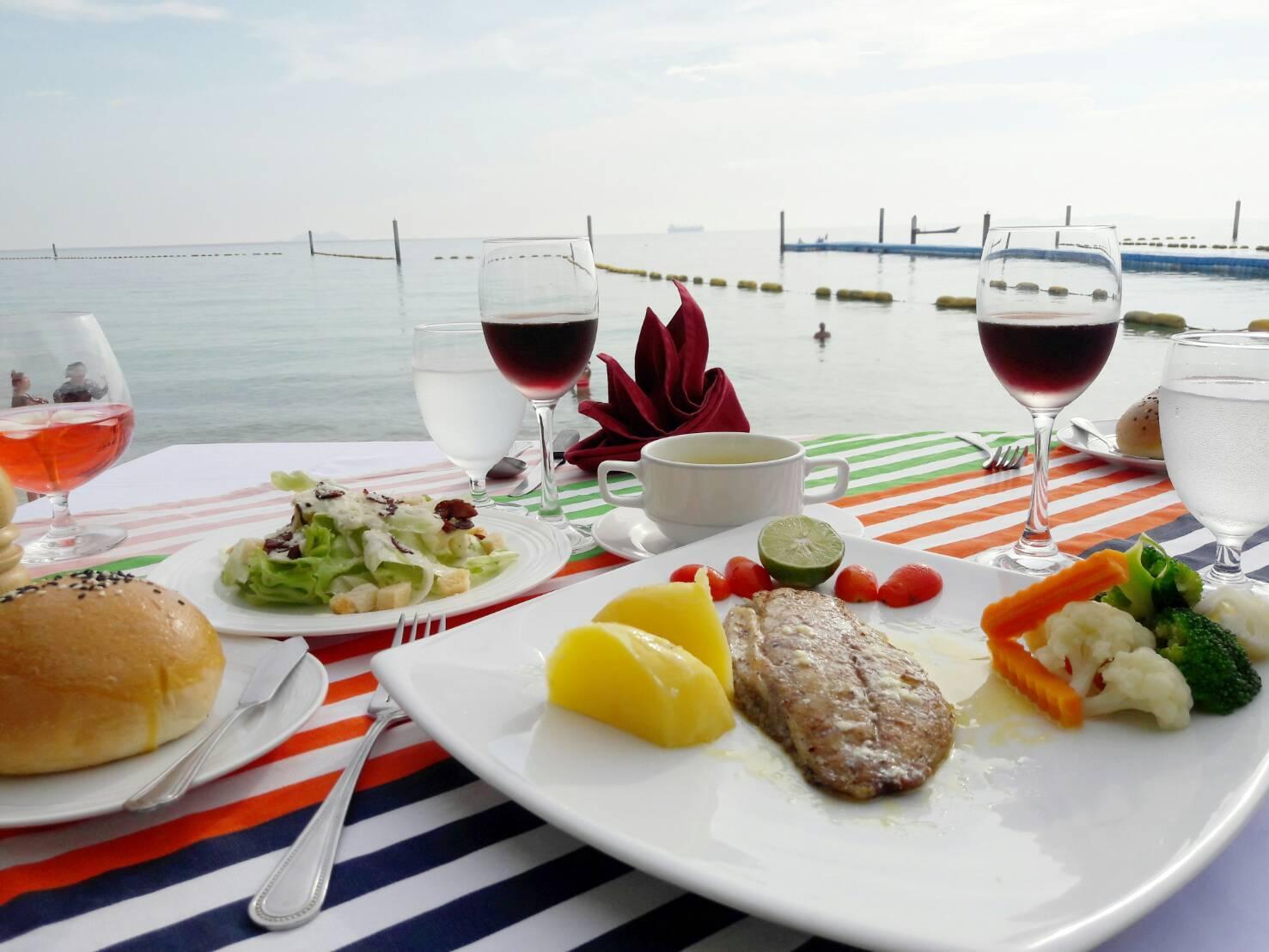 サナドゥ ビーチ リゾート ゴ ラーン 写真