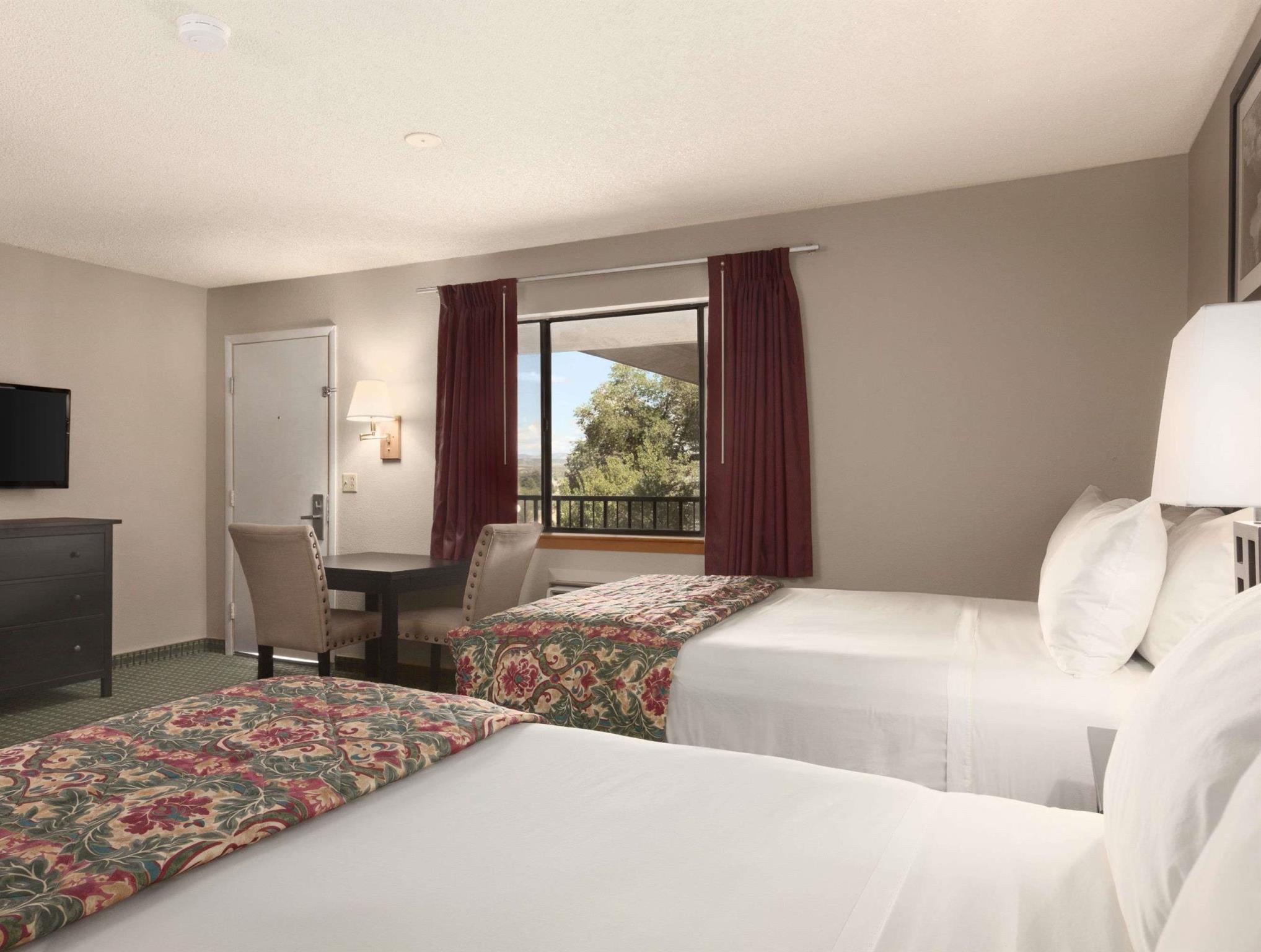 デイズ イン バイ ウィンダム コルテス 写真