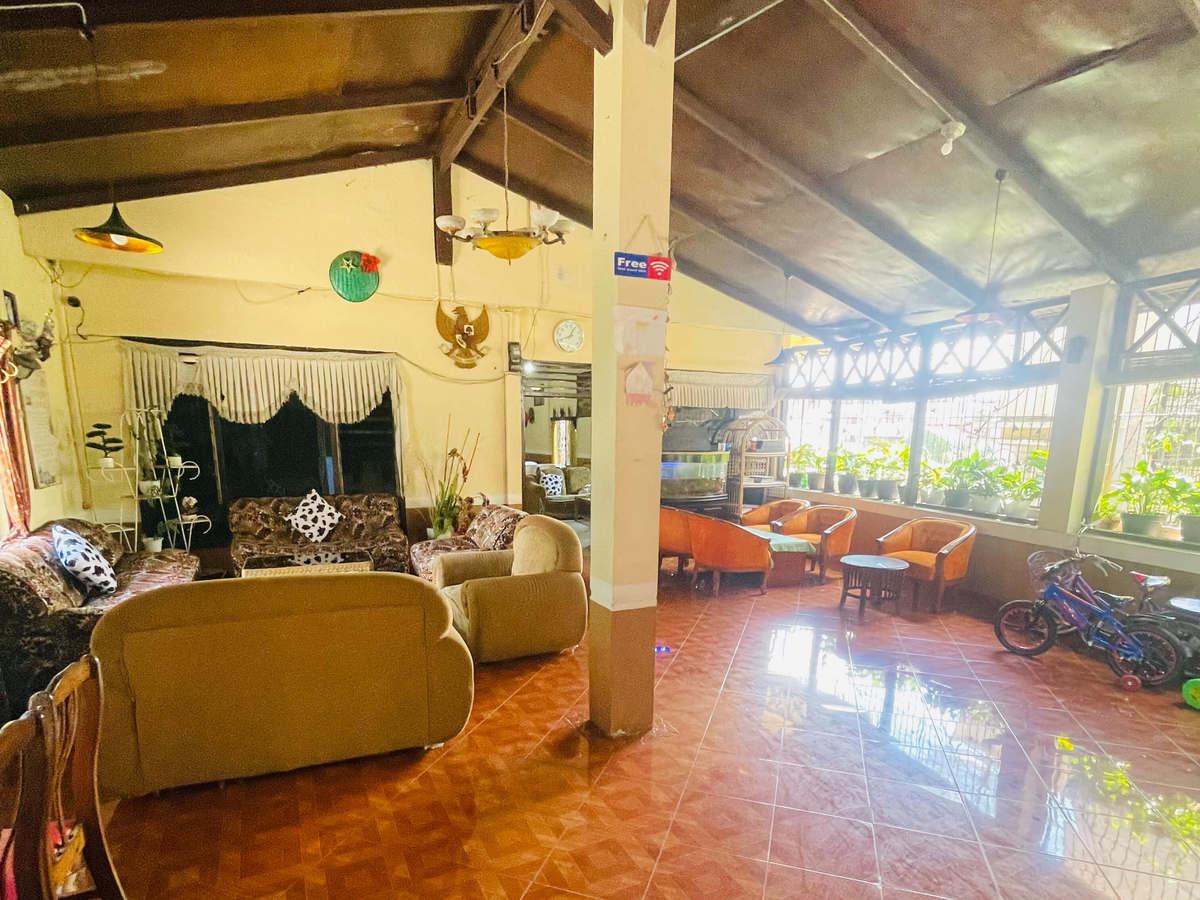 Losmen and Cafe Sibayak 写真