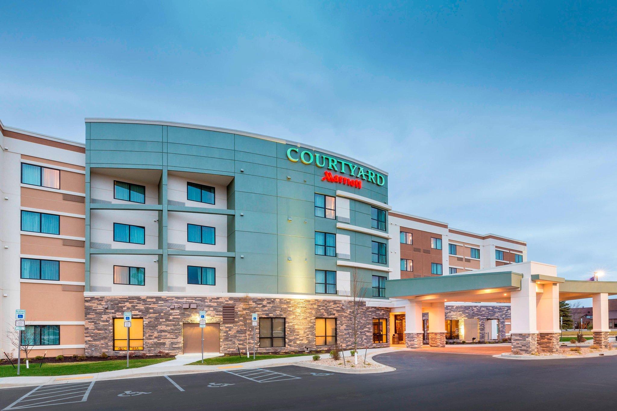 Courtyard by Marriott Bismarck North 写真