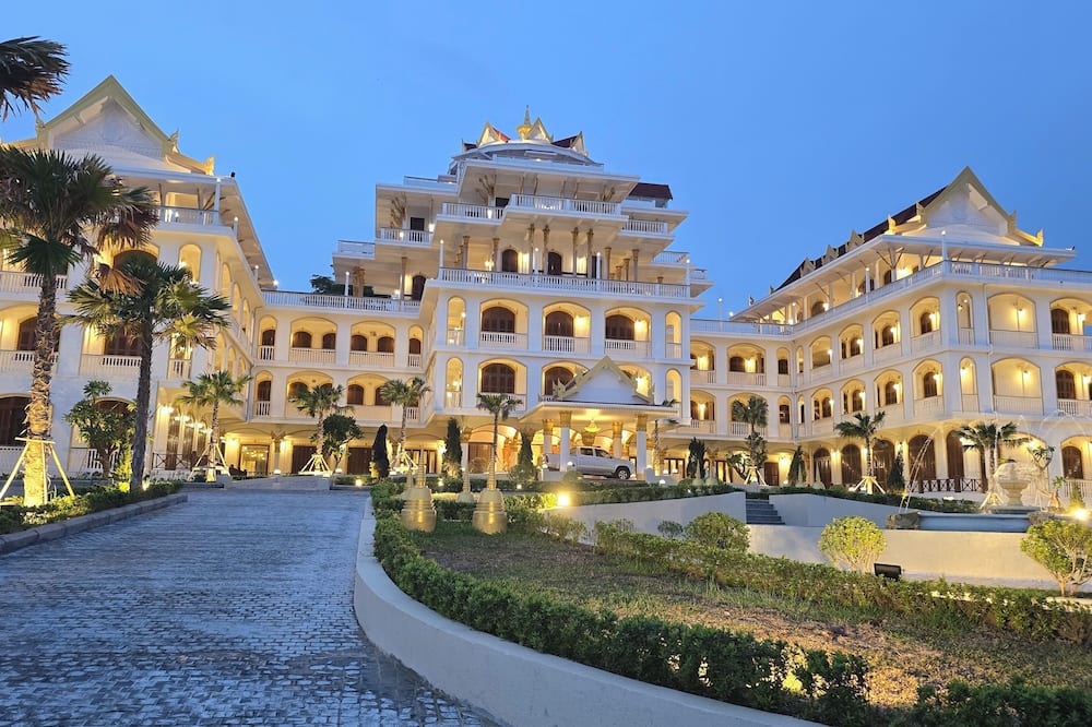 チャンパ パレス ホテル 写真